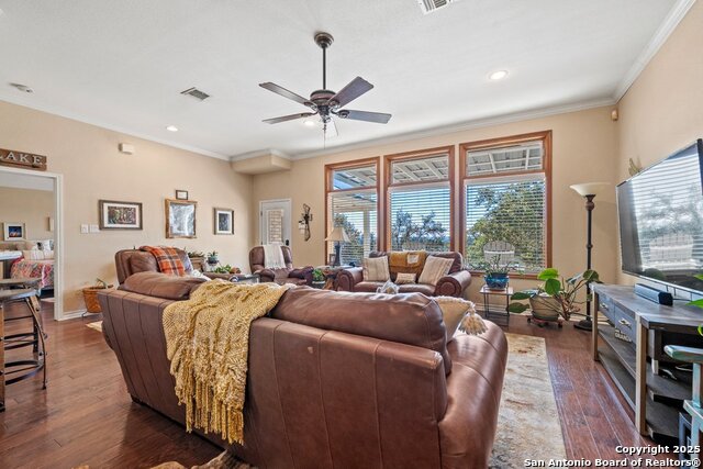 Image 6 of 45 For 205 Cody