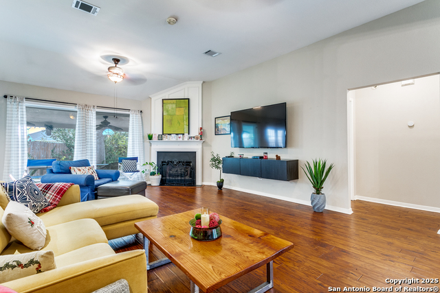 Image 3 of 27 For 3011 Fall Crest Dr.