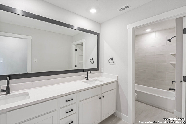 Listing photo id 9 for 189 Wisteria View