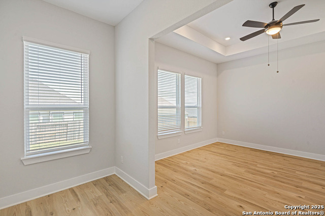 Listing photo id 8 for 322 Lawrence Drive