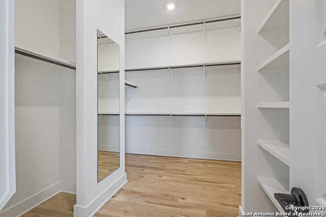 Listing photo id 12 for 322 Lawrence Drive