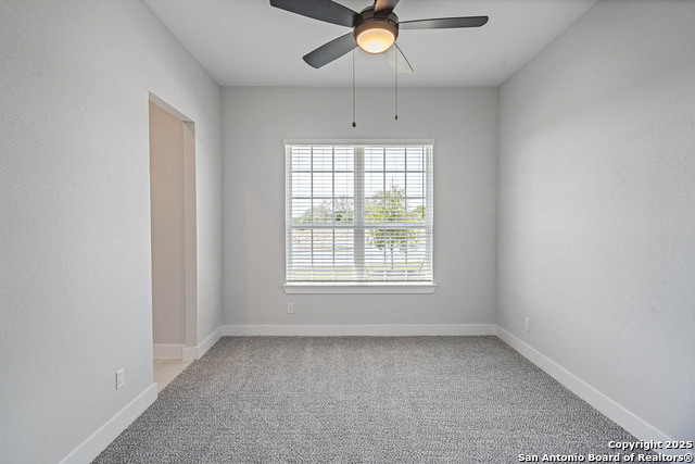 Listing photo id 13 for 322 Lawrence Drive