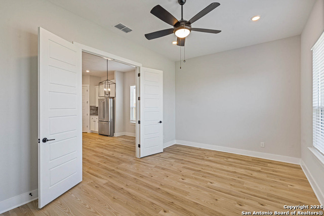 Listing photo id 6 for 322 Lawrence Drive