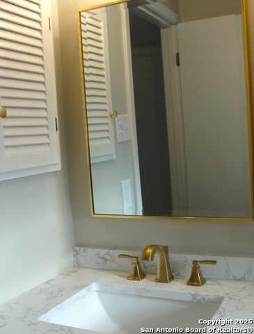 Image 15 of 18 For 1203 Viewridge