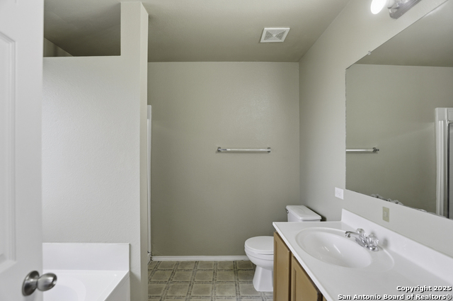 Image 14 of 25 For 115 Venezia