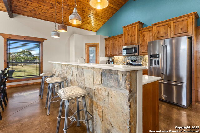 Image 12 of 48 For 381 Schneider