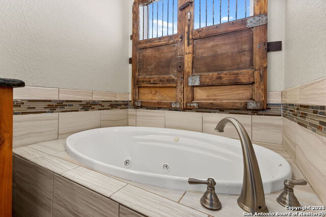 Image 24 of 48 For 381 Schneider