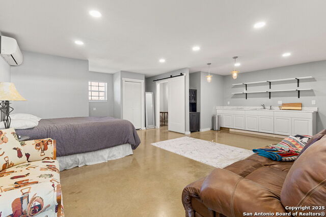 Image 37 of 48 For 381 Schneider