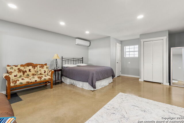 Image 39 of 48 For 381 Schneider