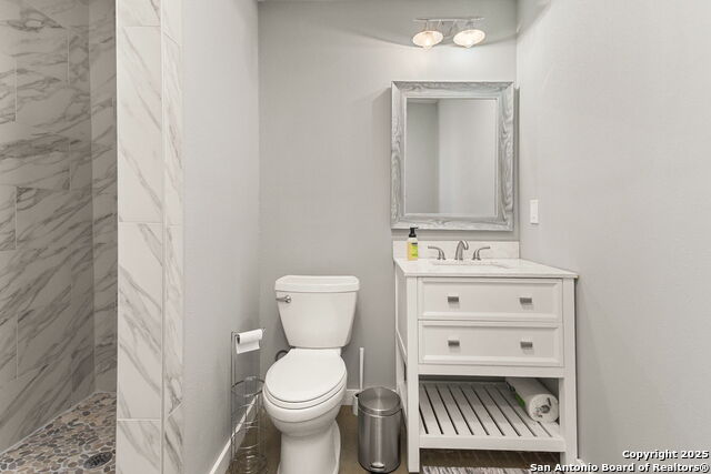 Image 40 of 48 For 381 Schneider