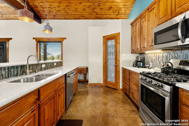 Image 9 of 48 For 381 Schneider