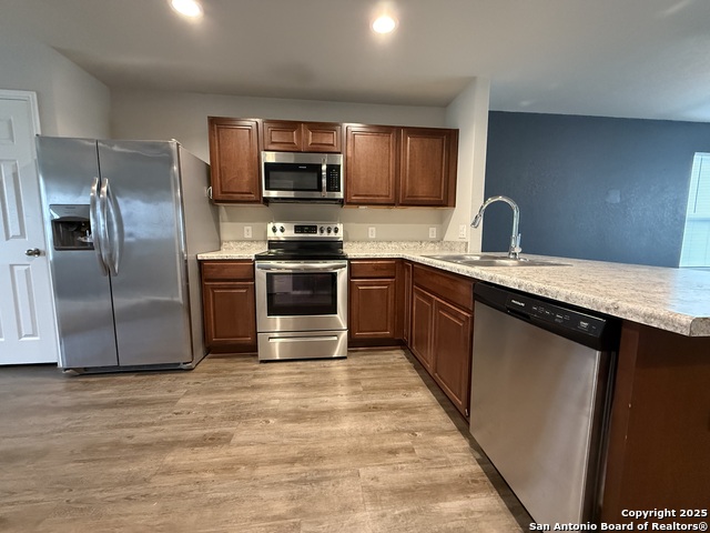 Image 2 of 27 For 8114 Apex Vw