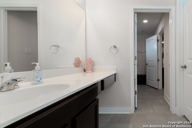 Image 30 of 36 For 5806 Couble Falls