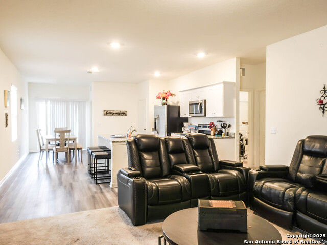 Image 4 of 29 For 4814 Flying Hooves