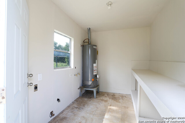 Listing photo id 14 for 772 Cresthill