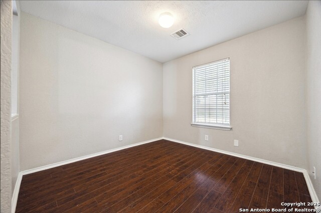 Image 5 of 22 For 4931 Bending Trail