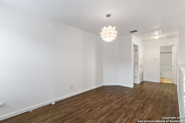 Image 13 of 19 For 203 Shadbush St