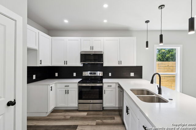 Image 14 of 40 For 803 Indiana