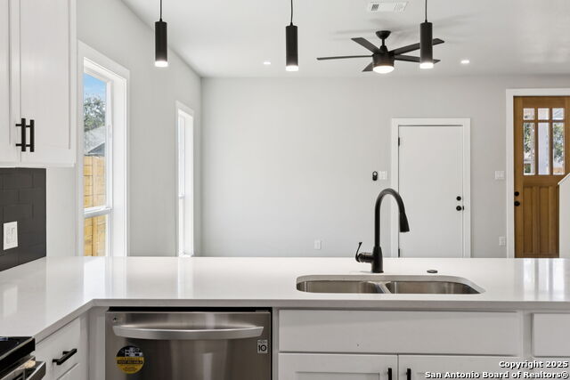 Image 16 of 40 For 803 Indiana