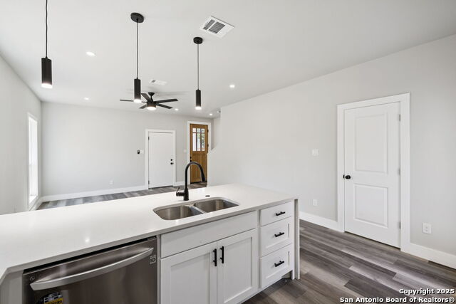 Image 17 of 40 For 803 Indiana