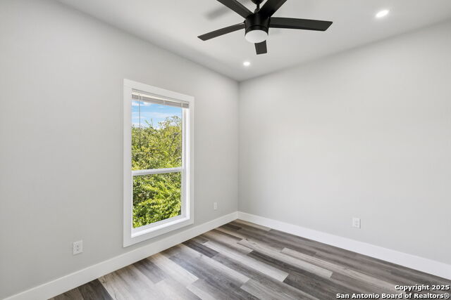 Image 20 of 40 For 803 Indiana