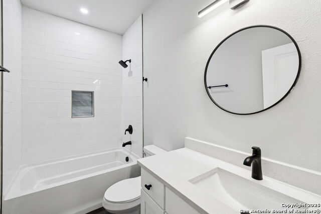 Image 22 of 40 For 803 Indiana