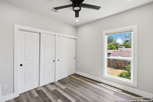 Image 24 of 40 For 803 Indiana