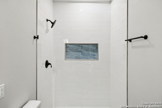 Image 28 of 40 For 803 Indiana