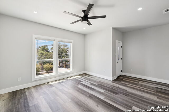 Image 29 of 40 For 803 Indiana