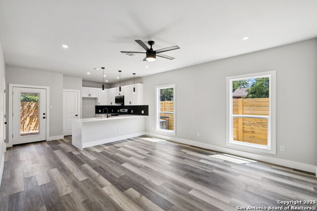 Image 3 of 40 For 803 Indiana