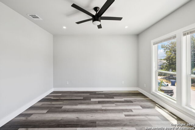 Image 31 of 40 For 803 Indiana