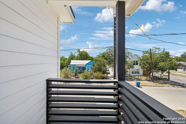 Image 34 of 40 For 803 Indiana