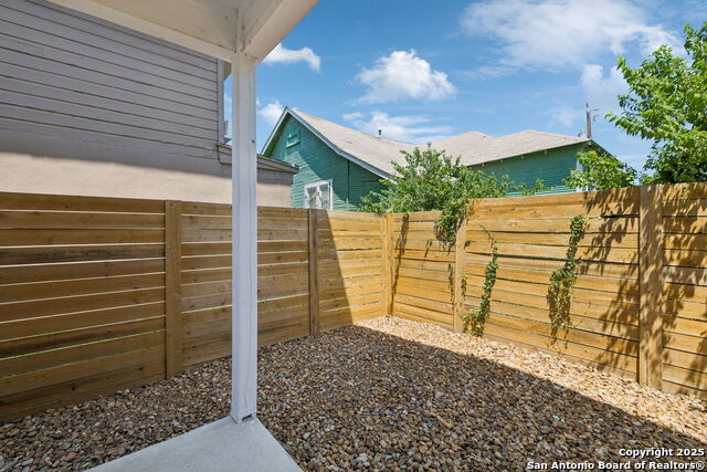 Image 35 of 40 For 803 Indiana