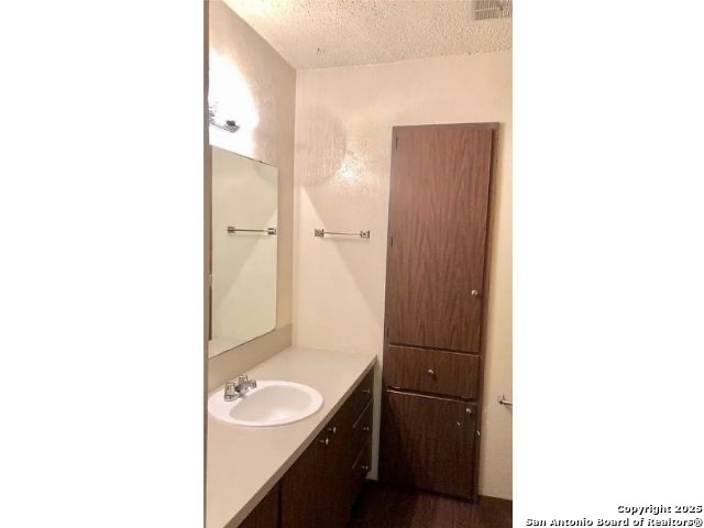 Image 5 of 11 For 4504 Hunt Cir