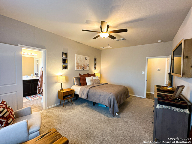 Listing photo id 12 for 5677 Cross Over