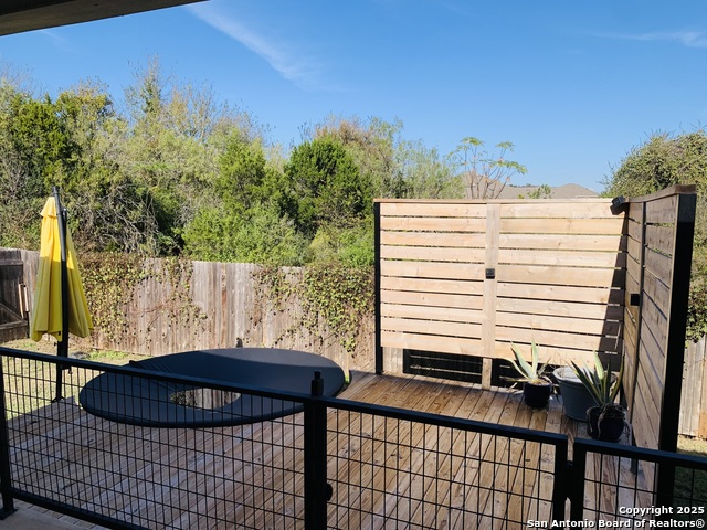 Listing photo id 20 for 5677 Cross Over