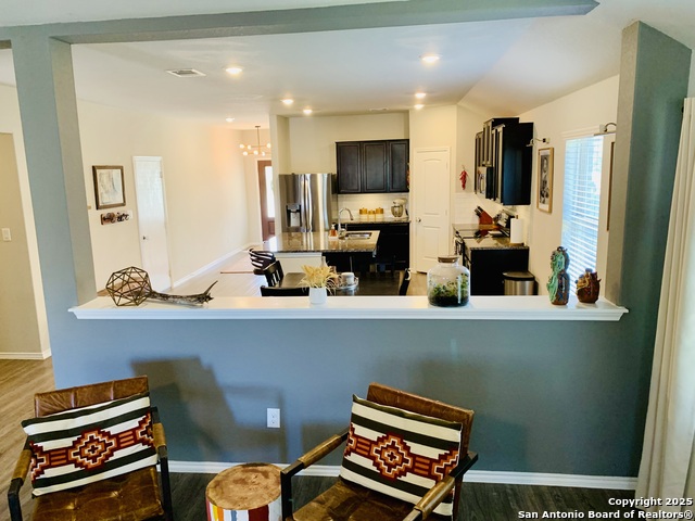 Listing photo id 5 for 5677 Cross Over