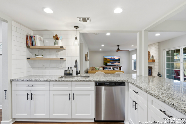 Image 12 of 36 For 13814 Crested Rise