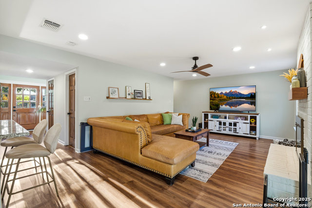 Image 15 of 36 For 13814 Crested Rise