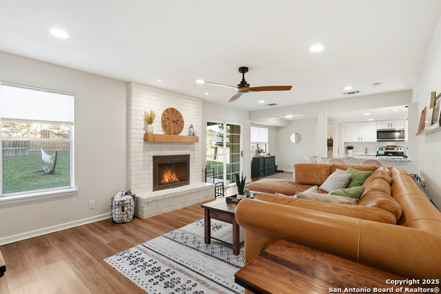 Image 16 of 36 For 13814 Crested Rise