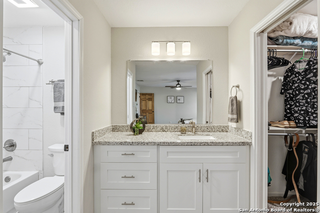 Image 20 of 36 For 13814 Crested Rise