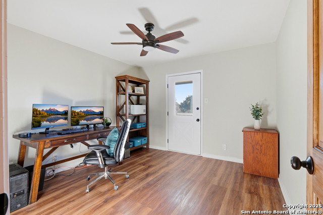 Image 25 of 36 For 13814 Crested Rise