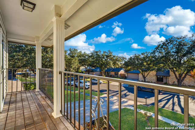 Image 26 of 36 For 13814 Crested Rise