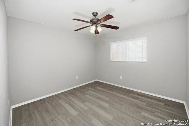 Image 17 of 21 For 5843 Providence Oak