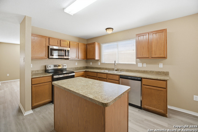 Image 5 of 21 For 5843 Providence Oak