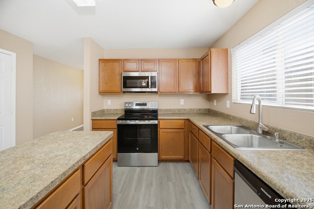 Image 6 of 21 For 5843 Providence Oak