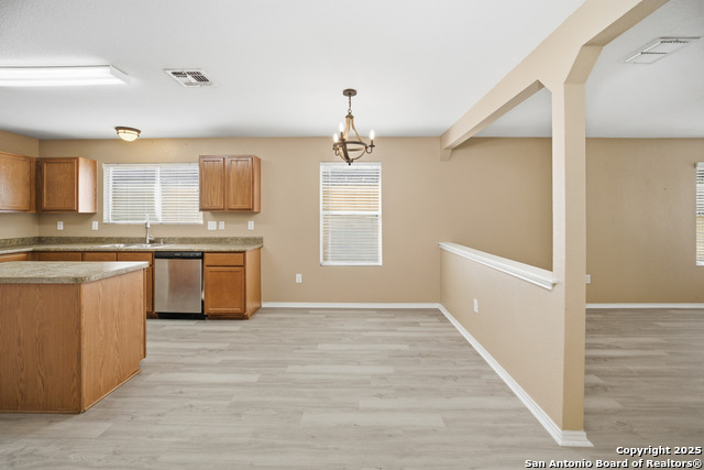 Image 7 of 21 For 5843 Providence Oak