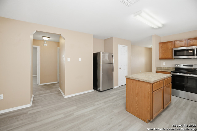 Image 8 of 21 For 5843 Providence Oak