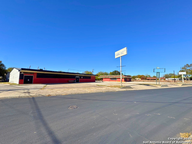 Image 7 of 7 For 2415 Jamar St