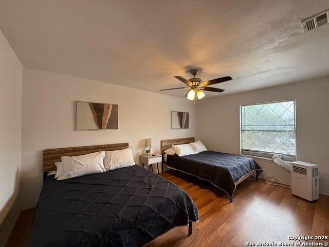 Image 12 of 27 For 4702 Sunny Grove